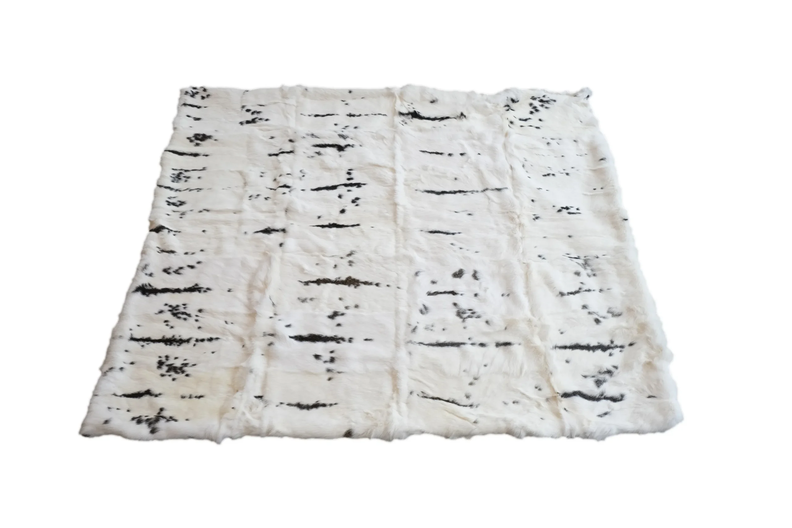Chăn lông thỏ thật siêu mềm màu đen trắng 127cm x 152cm - Ảnh 3