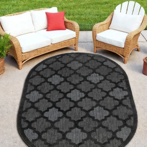 Thảm trải sàn oval 1,8m x 2,7m họa tiết mắt cáo màu xám than và đen