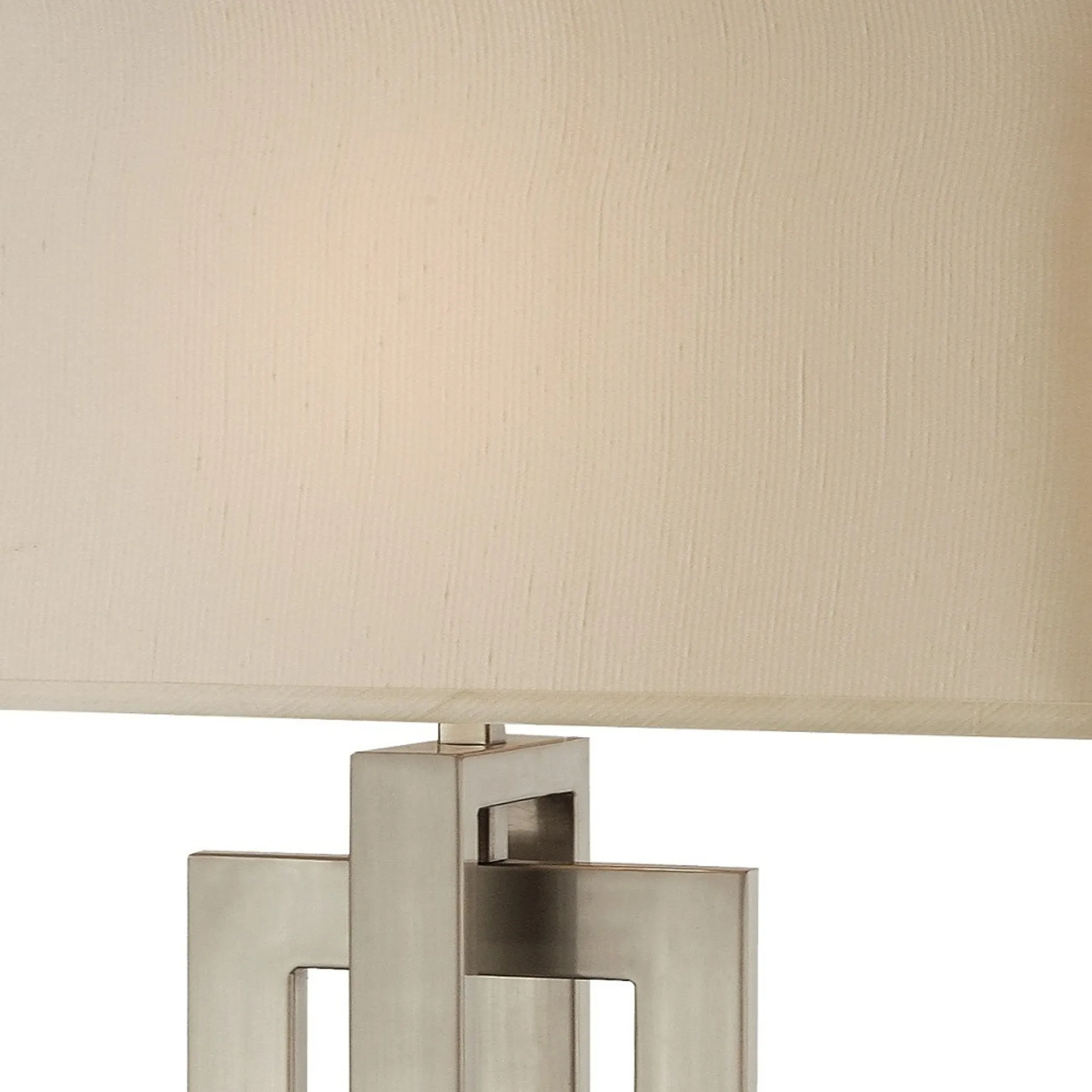 Đèn bàn sắt mạ niken 91cm họa tiết hình học, chụp màu ngà - Ảnh 5