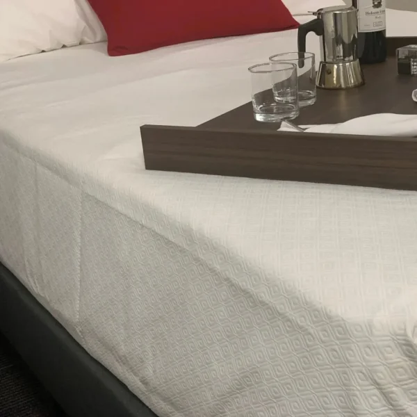 Bộ 2 tấm phủ giường jacquard matelassé họa tiết trám 100% polyester