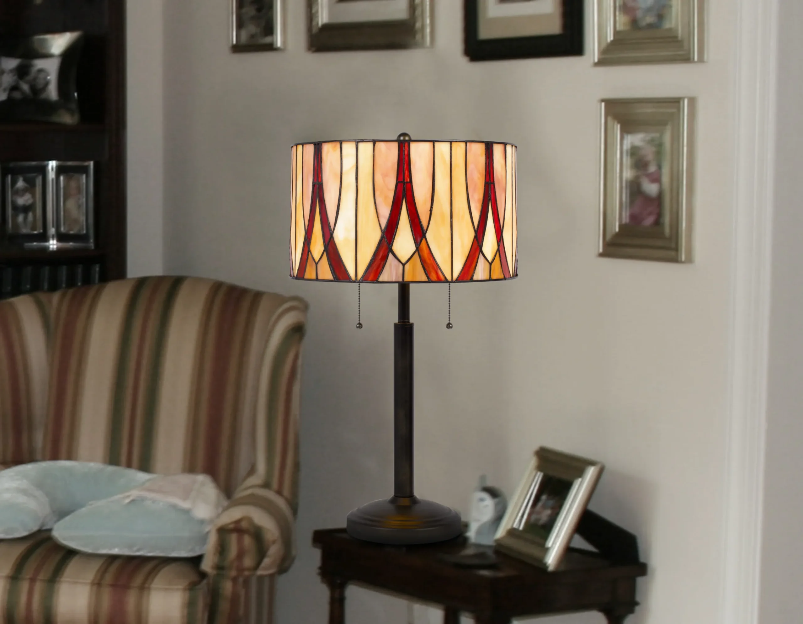 Đèn bàn 2 bóng kim loại màu đồng 61cm chụp trống màu đỏ và ngà - Ảnh 5