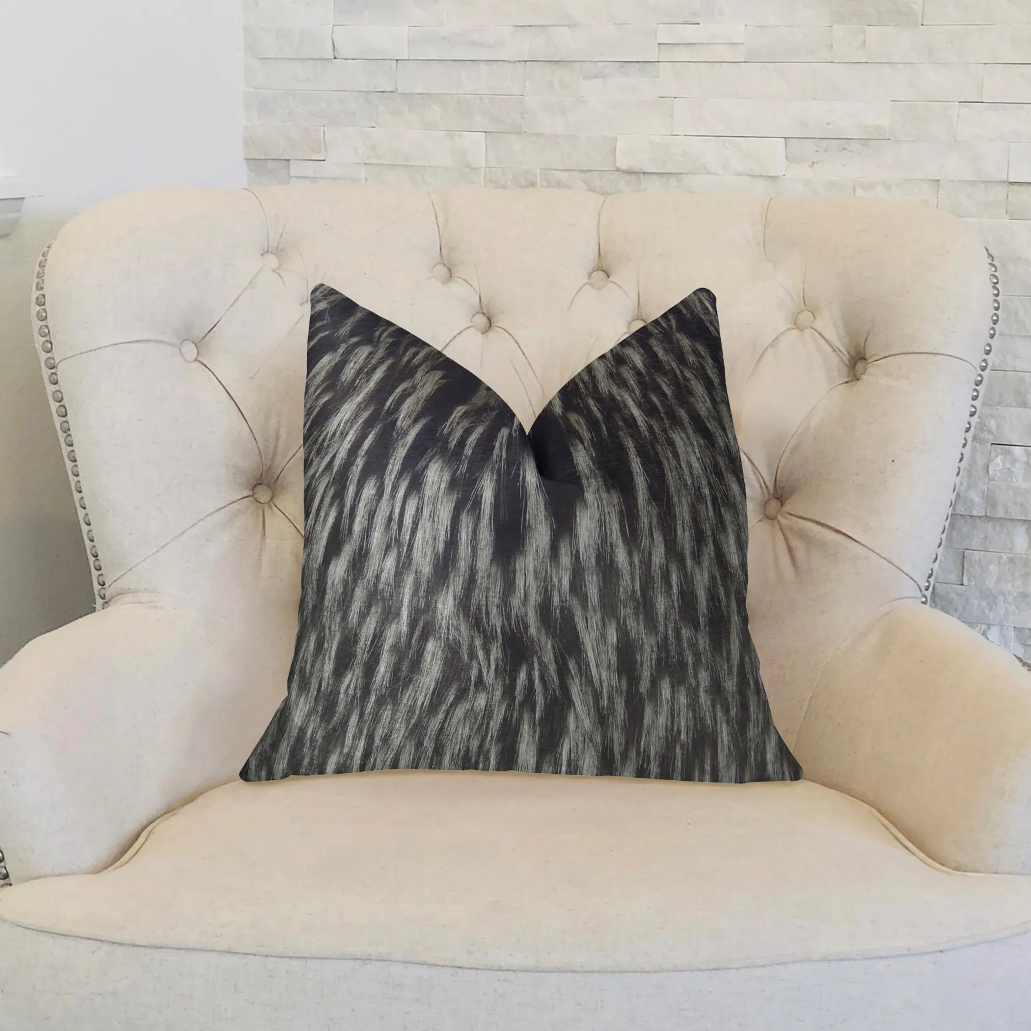 Gối tựa cao cấp thủ công Plutus Wolf Fur Lover màu đen trắng - Ảnh 2