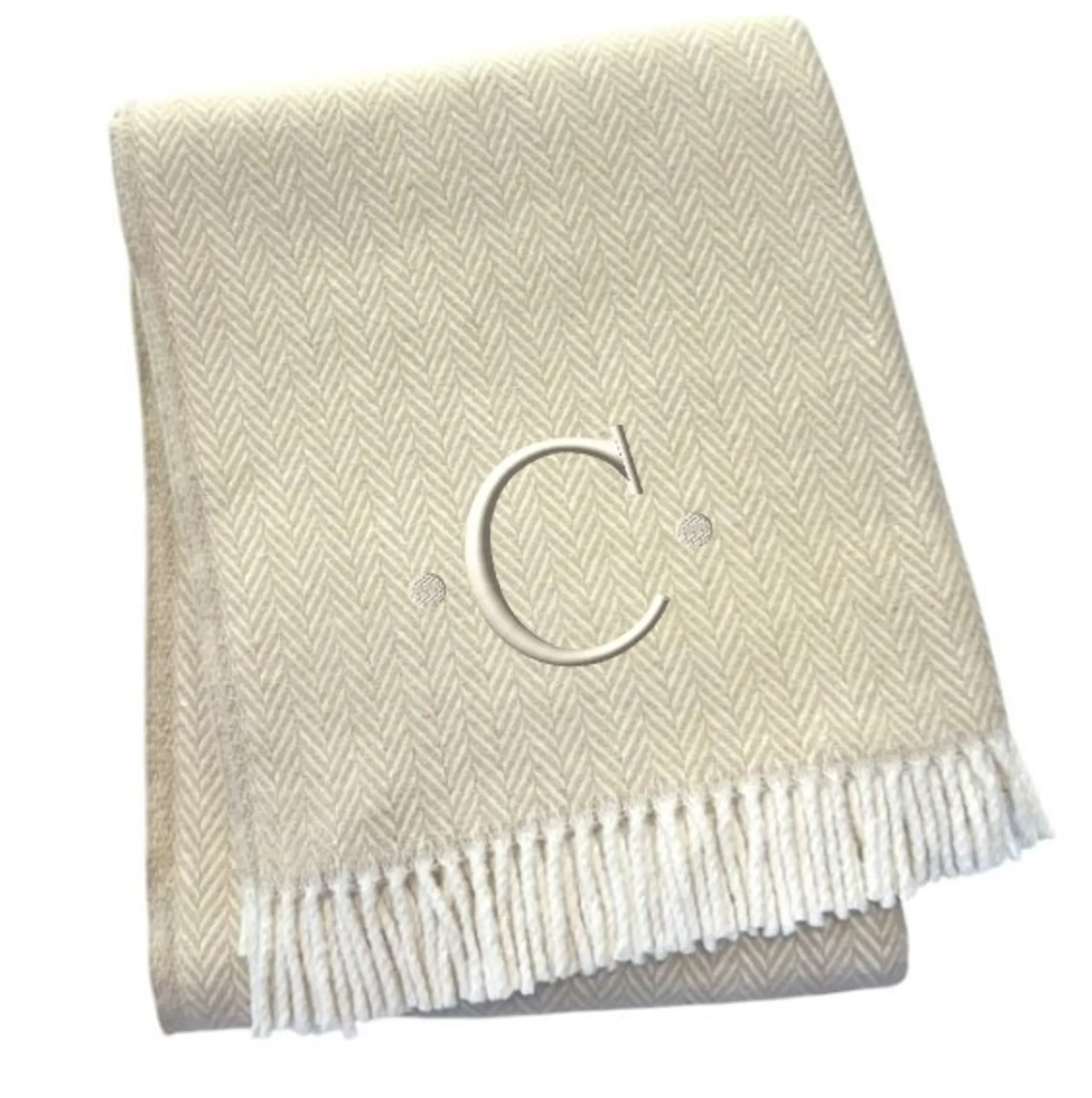 Chăn cotton pha dệt xương cá thêu chữ C màu lanh trắng, viền tua rua - Ảnh 3