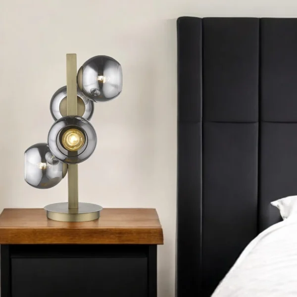 Đèn bàn nghệ thuật 4 bóng kim loại màu đồng thau 61cm chụp cầu ánh bạc