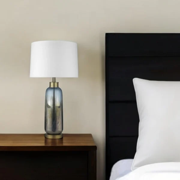 Đèn bàn thủy tinh màu xanh thép 79cm chụp hình thang màu trắng