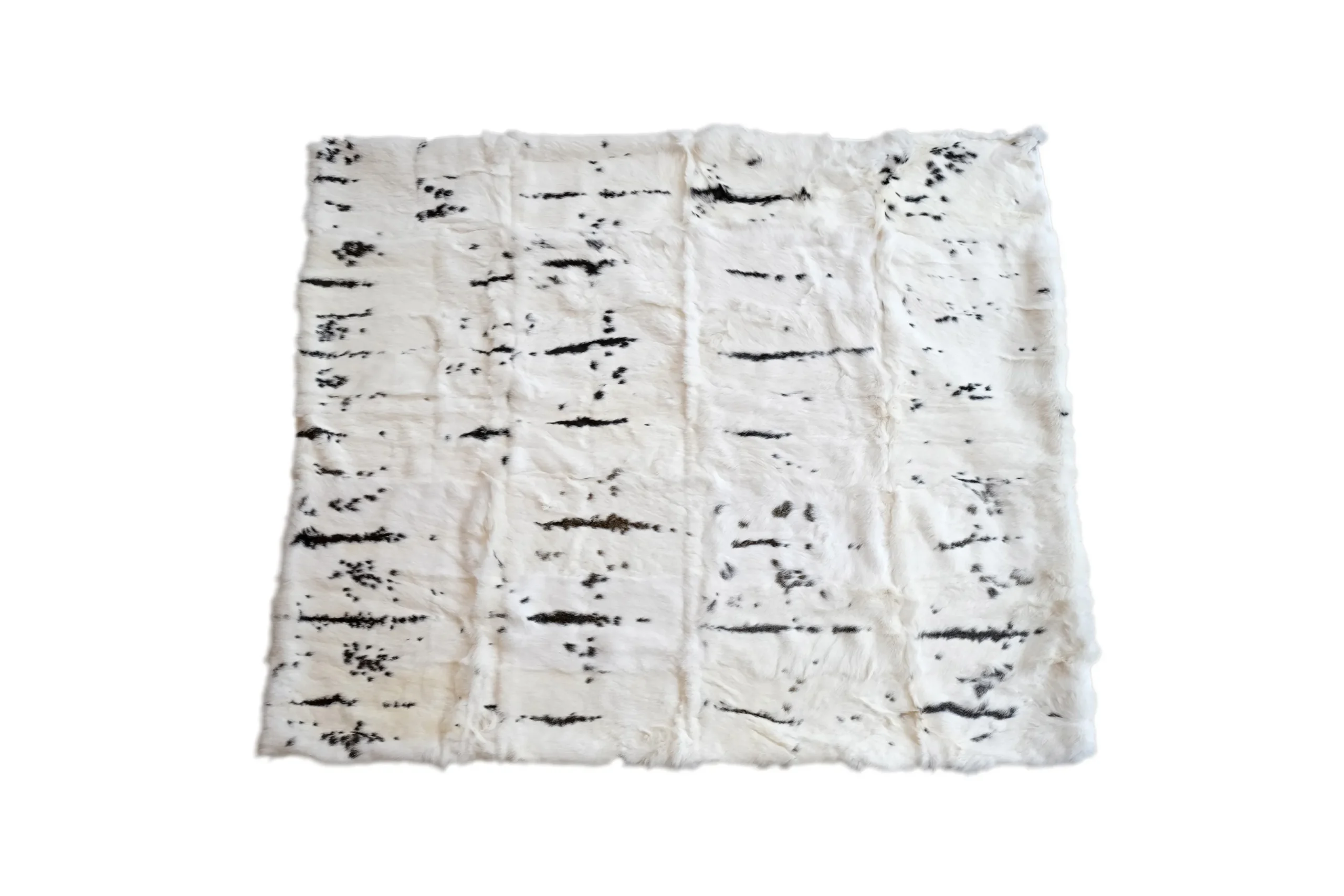 Chăn lông thỏ thật siêu mềm màu đen trắng 127cm x 152cm