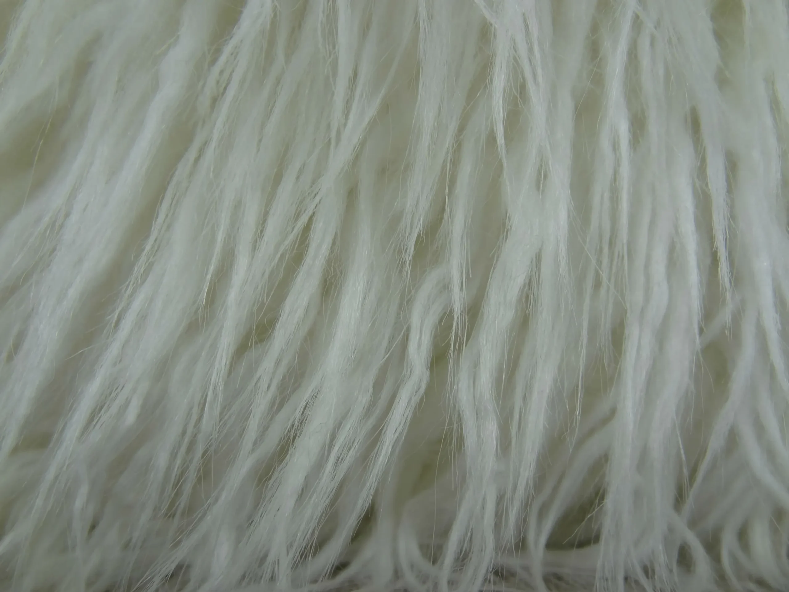 Gối tựa cao cấp thủ công Plutus Fuzzy Mongolian Fur màu trắng - Ảnh 3