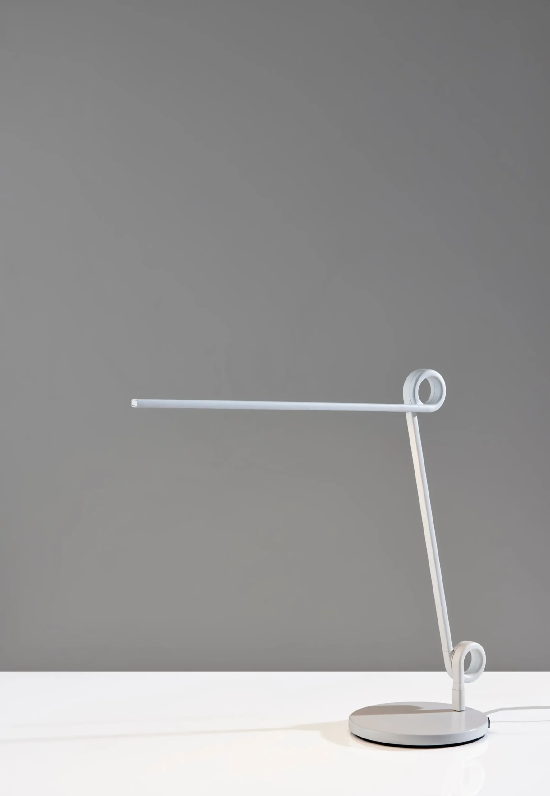 Đèn bàn làm việc LED USB kim loại màu trắng 89cm - Ảnh 3