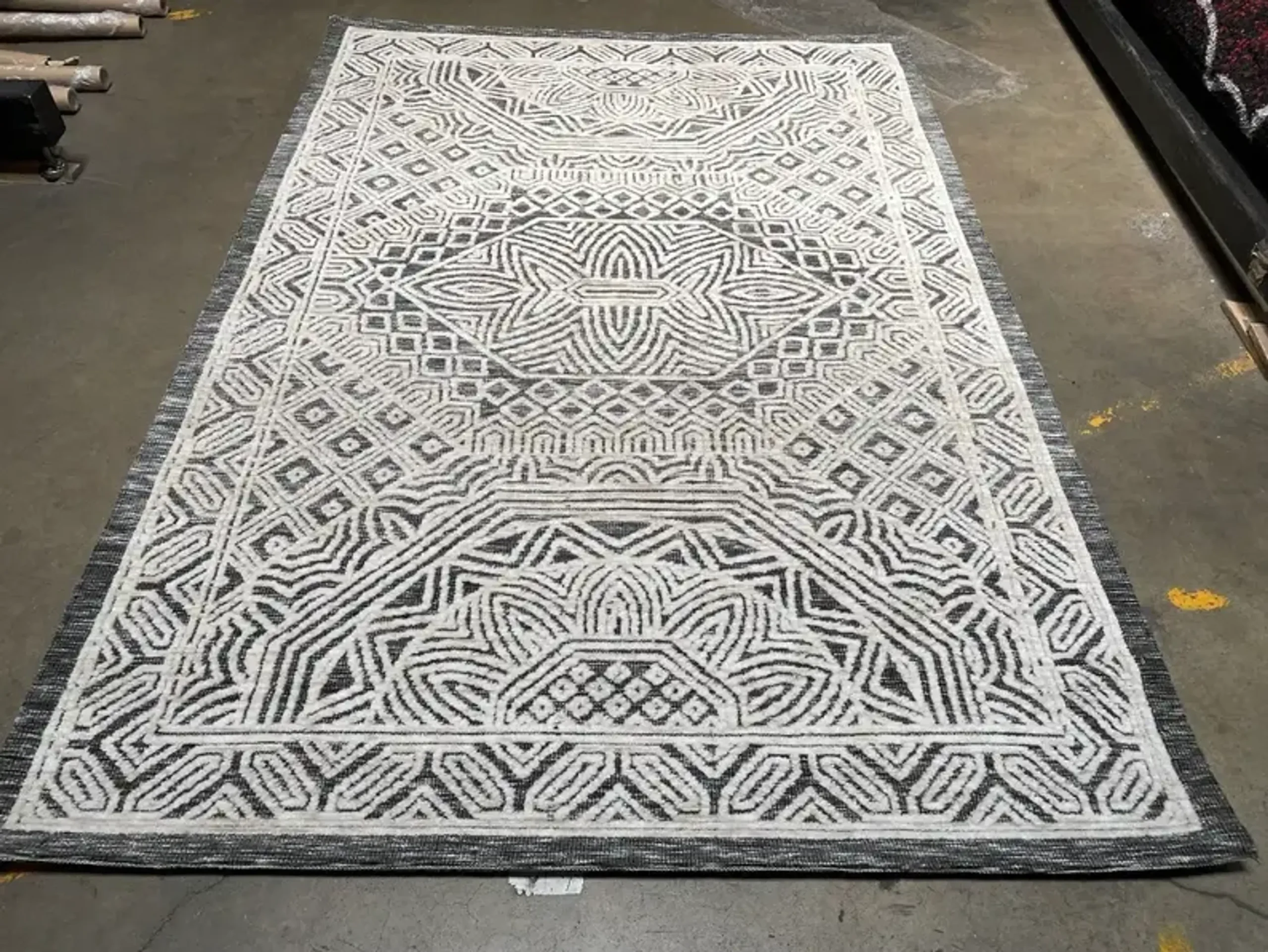 Thảm trải sàn boho lông mềm 1,6m x 2,3m màu be xám họa tiết thổ cẩm - Ảnh 3