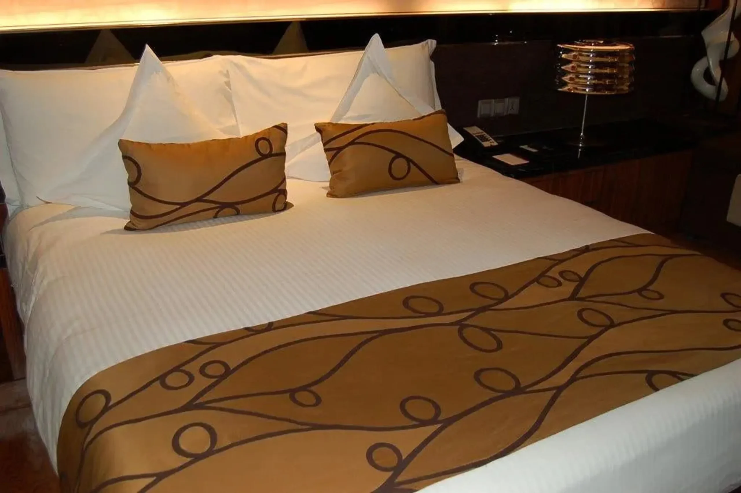 Bộ ga trải giường dệt satin sọc 5mm pha cotton T-250