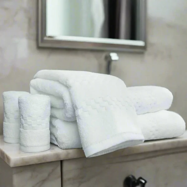 Khăn tắm khách sạn GOV Collection viền jacquard họa tiết caro