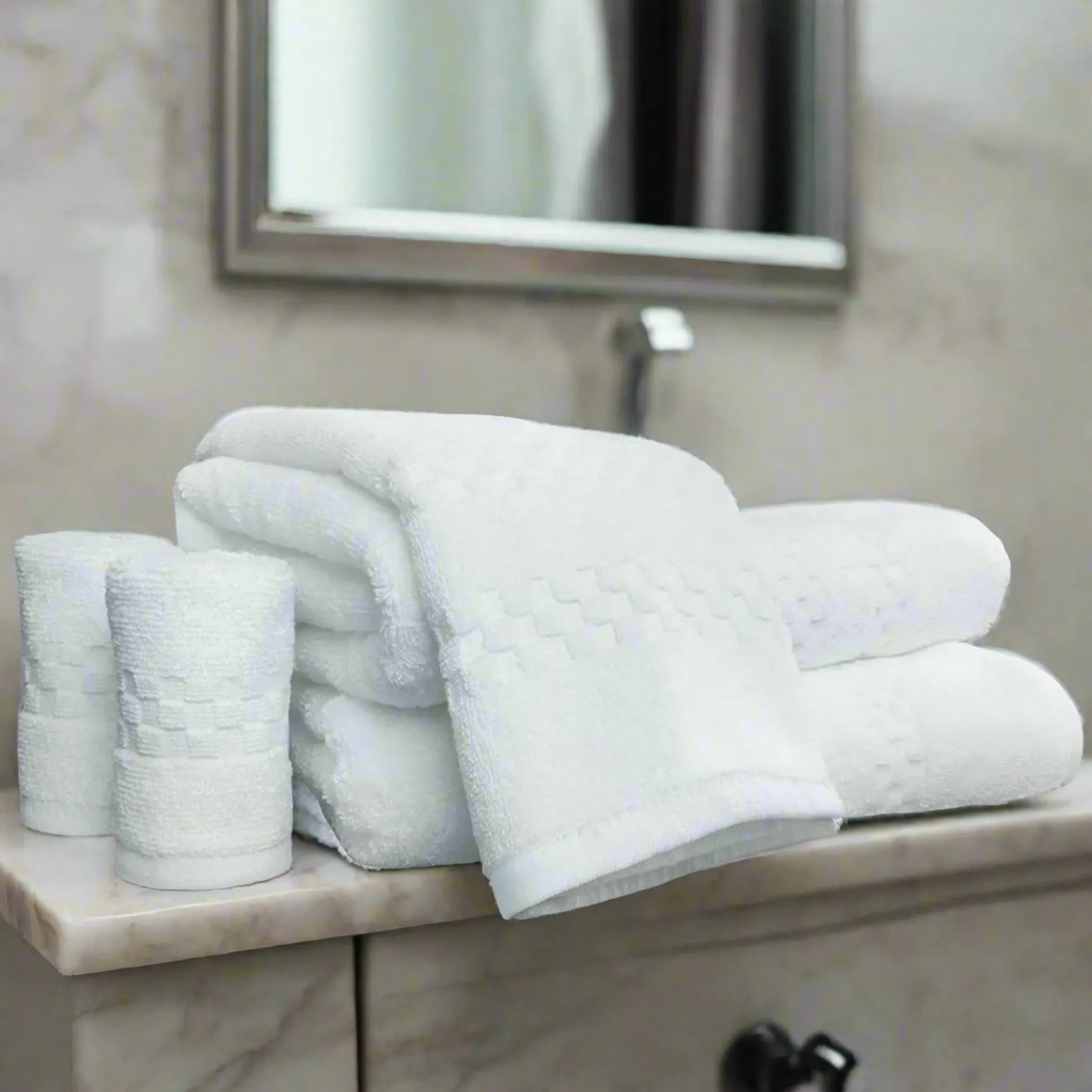 Khăn tắm khách sạn GOV Collection viền jacquard họa tiết caro