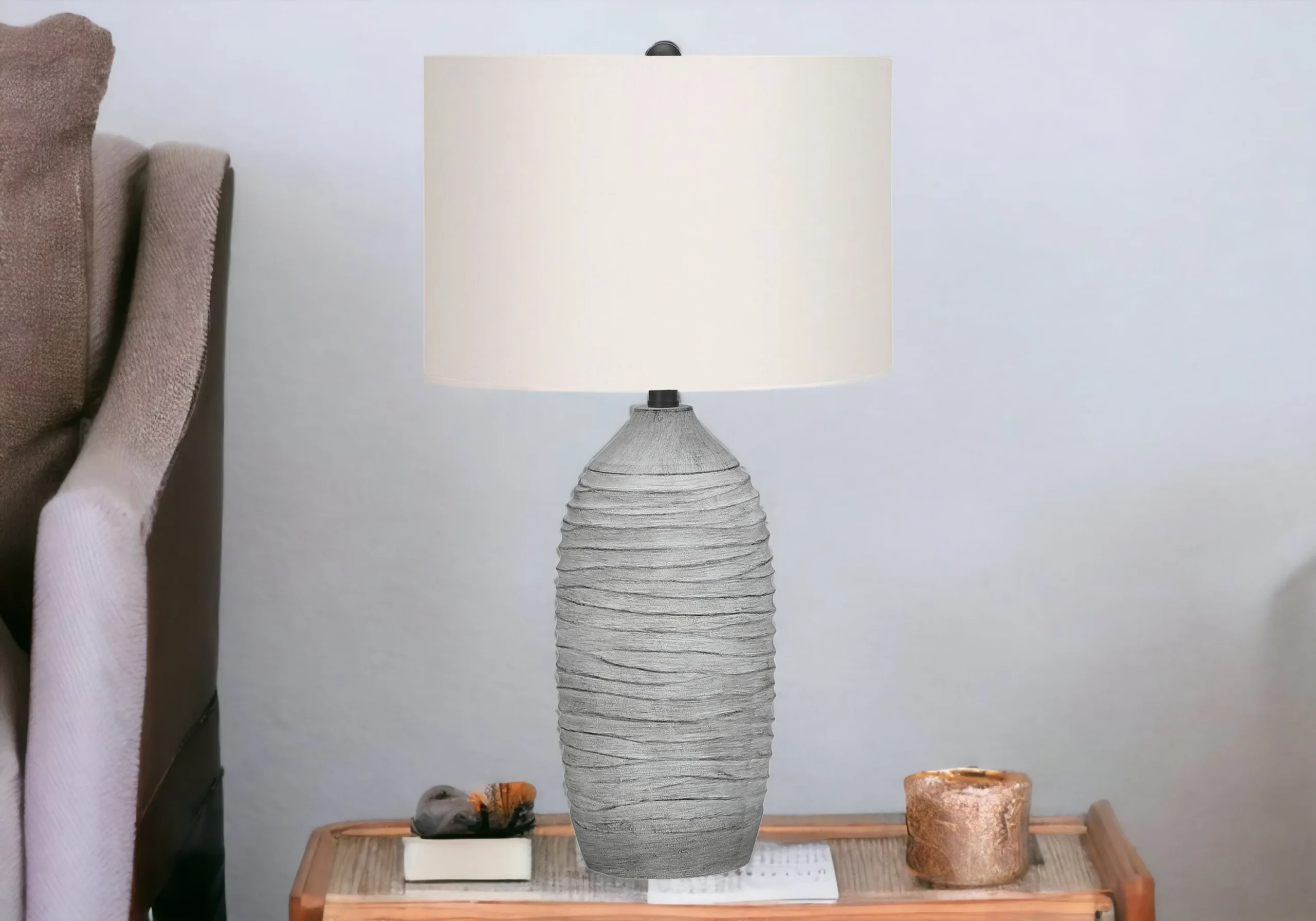 Đèn bàn thân trụ màu xám 69cm với chụp đèn tròn màu ngà - Ảnh 2