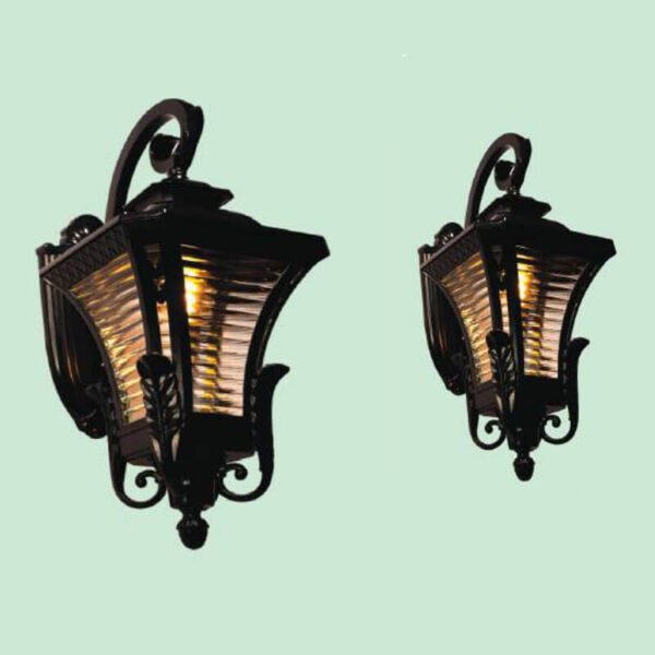 Đèn tường ngoài trời DTR57 hợp kim sơn đen phối kính