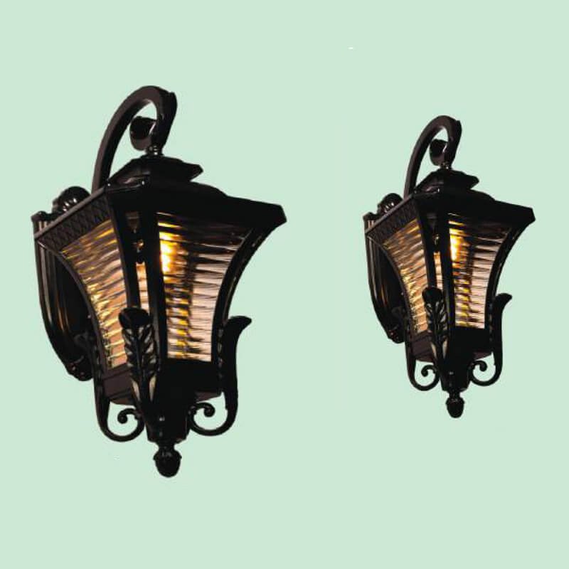 Đèn tường ngoài trời DTR57 hợp kim sơn đen phối kính