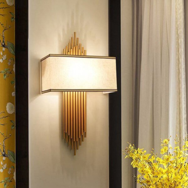 Đèn tường hiện đại DTV18 thân hợp kim mạ vàng chụp vải đen cao 65cm
