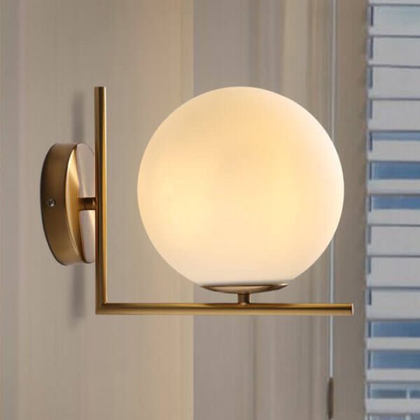 Đèn tường hiện đại xi mạ chao kính đen DTV44