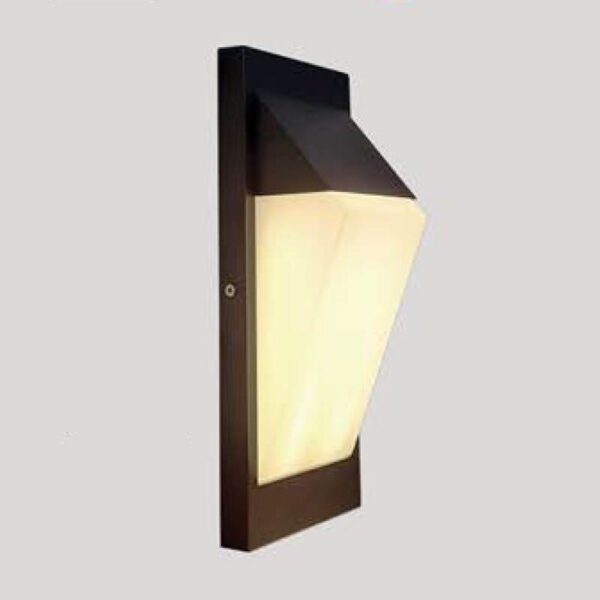 Đèn tường ngoài trời sơn đen chao mica DTX163