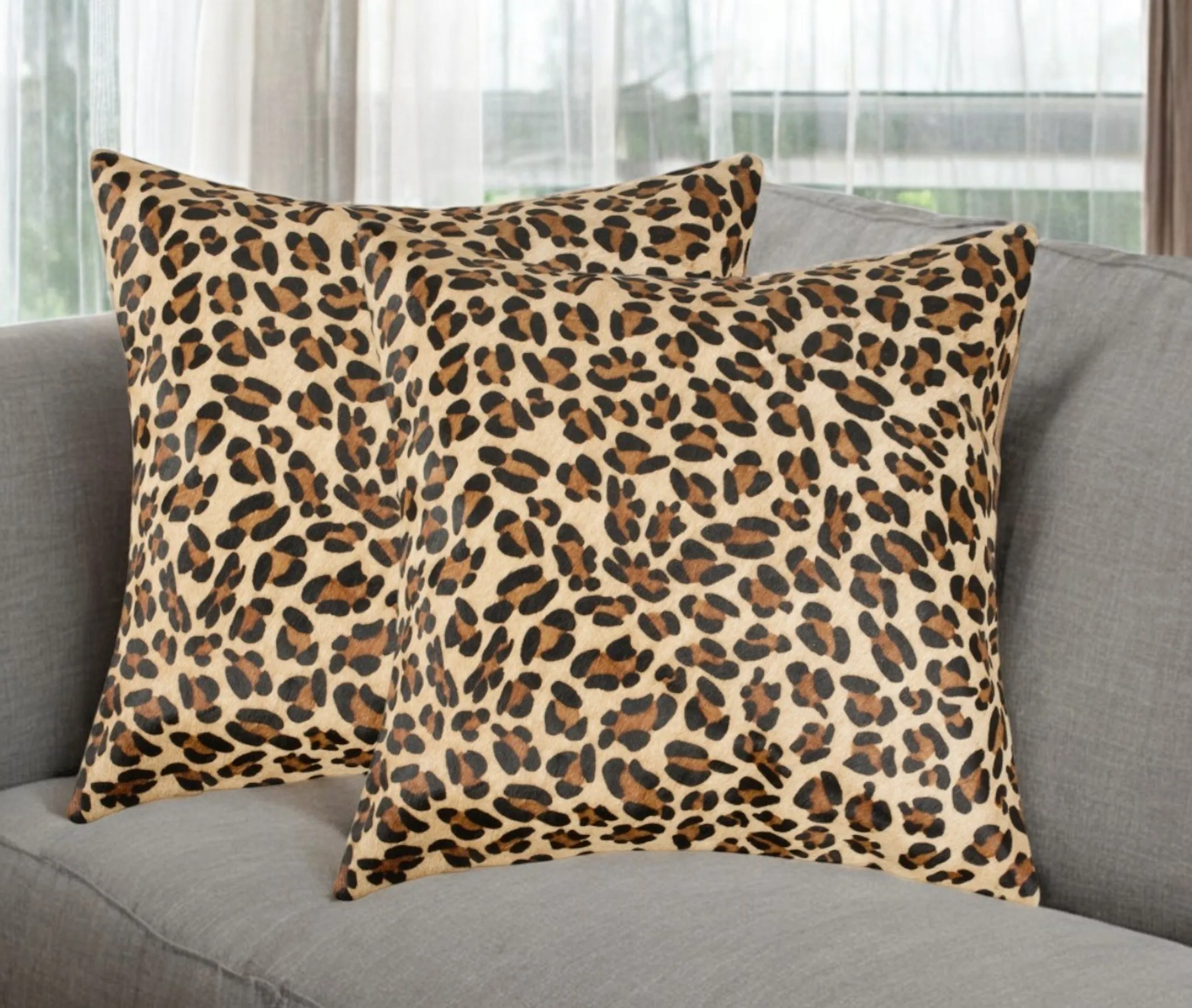 Bộ 2 gối tựa da bò thật họa tiết da báo nâu đen 45cm