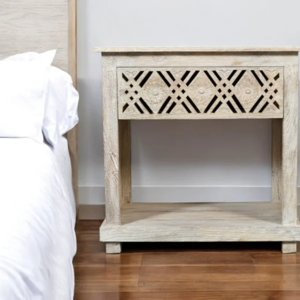 Tủ đầu giường gỗ tự nhiên 71cm chạm khắc hình học màu trắng cũ kỹ