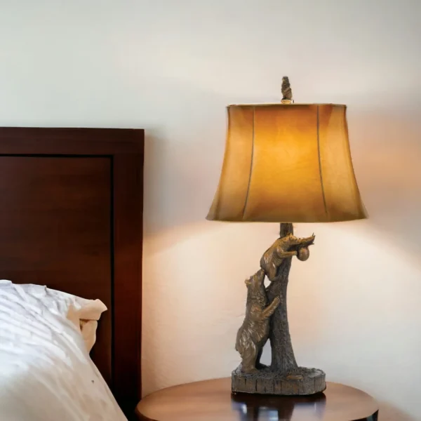 Đèn bàn tượng gấu tìm mật ong màu đồng 79cm chụp da giả màu nâu