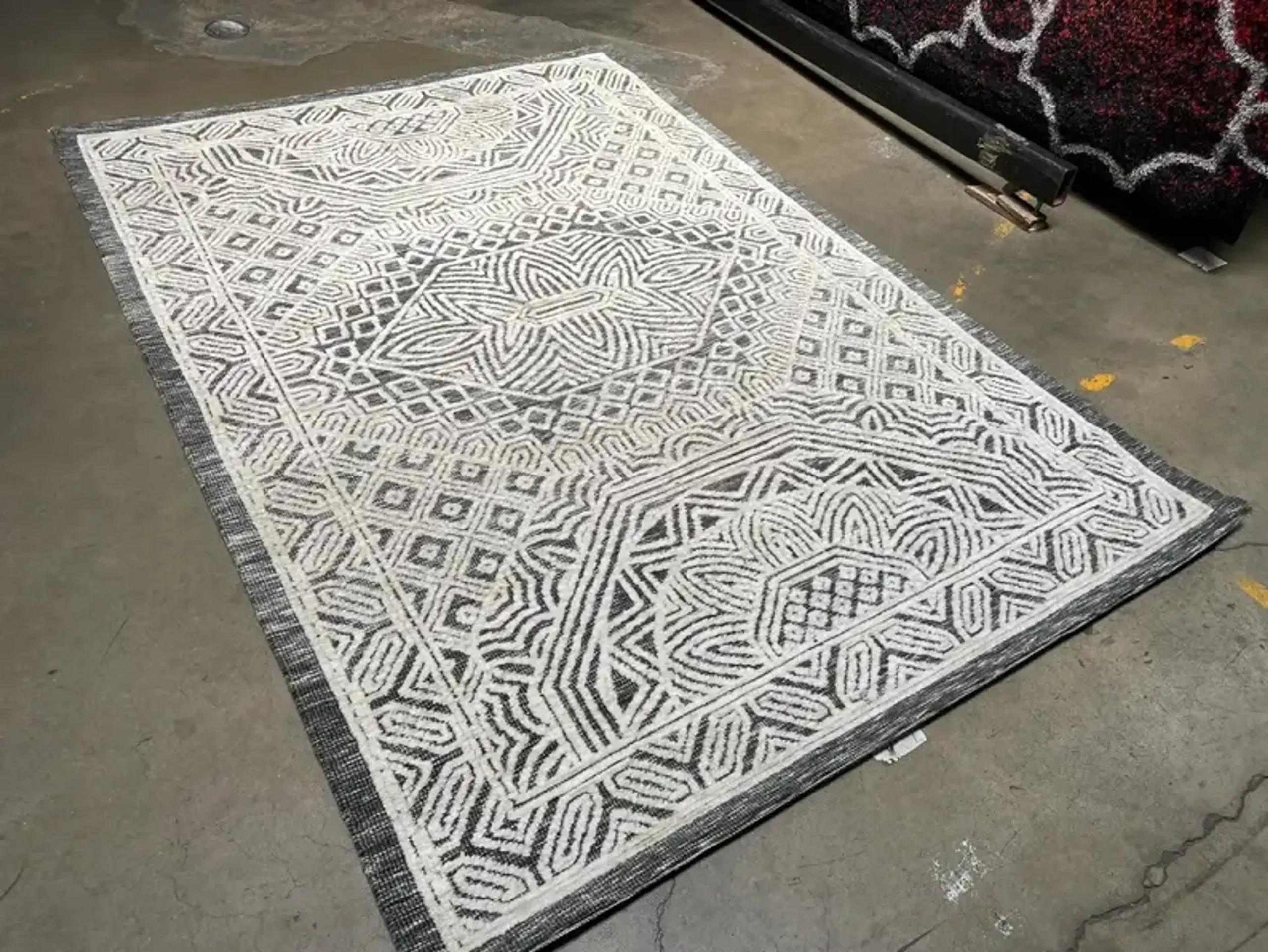 Thảm trải sàn boho lông mềm 1,6m x 2,3m màu be xám họa tiết thổ cẩm