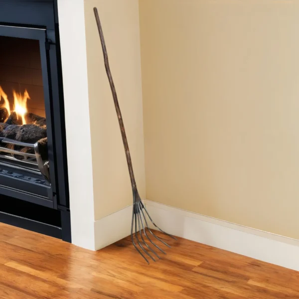 Tượng trang trí hình cào cỏ bằng gỗ và kim loại màu nâu đen 152cm