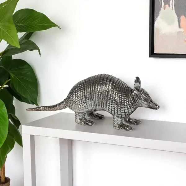 Tượng con tatu (armadillo) bằng nhựa resin màu bạc 15cm